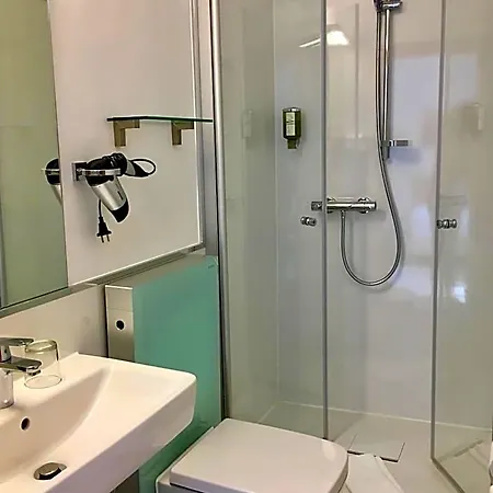 Alt Hotel 3*