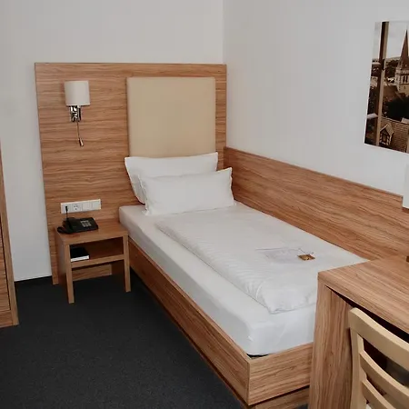 Alt Hotel 3*